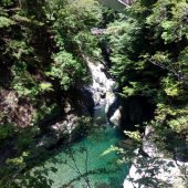 奈良、洞川みたらい渓谷」 