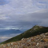 極楽平から御嶽山を望む 