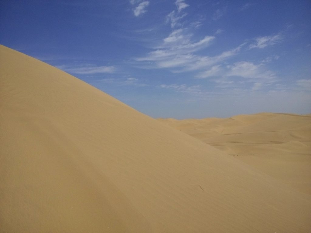 内蒙古自治区・輝謄錫勒草原、庫布齊砂漠の写真　月と太陽のドラマ3-4