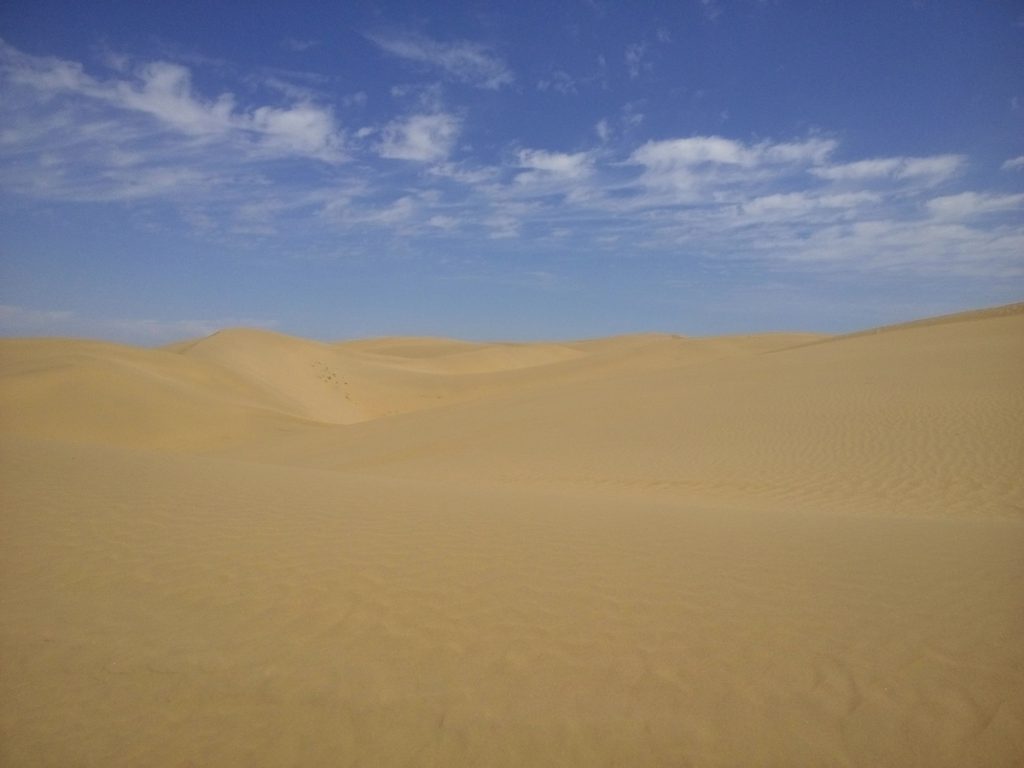 内蒙古自治区・輝謄錫勒草原、庫布齊砂漠の写真　月と太陽のドラマ3-5