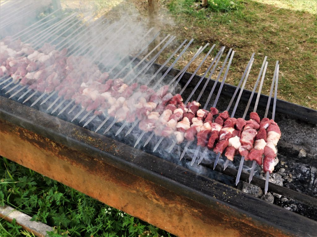 新疆ウィグル自治区・天山天池 南山牧場の写真　天山の山懐に抱かれて2-5
