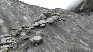 四川省・貢嗄（コンガ）山と海螺（ハイロウ）溝の写真　高山を仰ぐ壮大なドラマ2-8