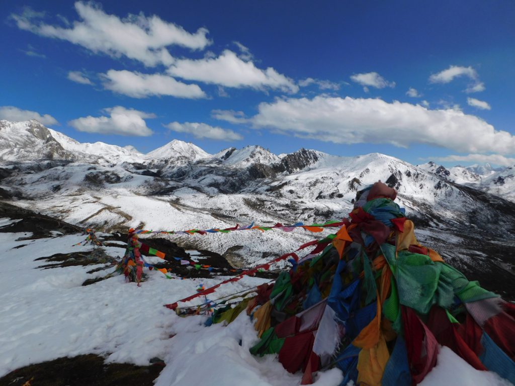四川省・紅石公園 紅石公園から康定へ 折多山 貢嗄（コンガ）山 天路十八号と理塘 海子山の写真　亜丁への道3-1