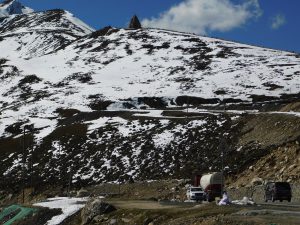 四川省・紅石公園 紅石公園から康定へ 折多山 貢嗄（コンガ）山 天路十八号と理塘 海子山の写真　亜丁への道3-11