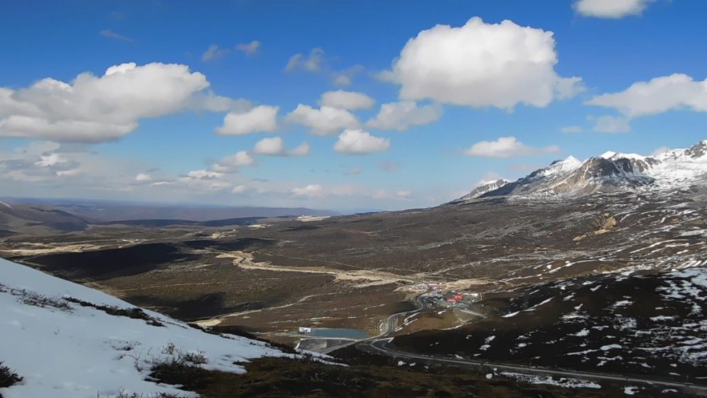 四川省・紅石公園 紅石公園から康定へ 折多山 貢嗄（コンガ）山 天路十八号と理塘 海子山の写真　亜丁への道3-4