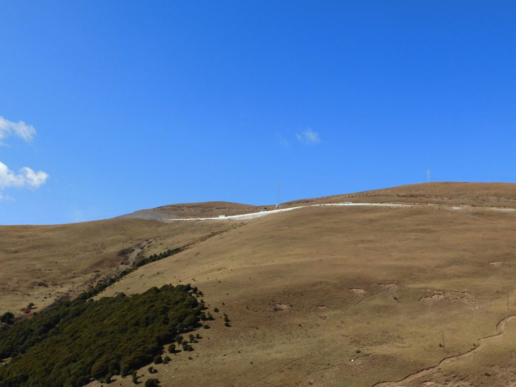 四川省・紅石公園 紅石公園から康定へ 折多山 貢嗄（コンガ）山 天路十八号と理塘 海子山の写真　亜丁への道5-2