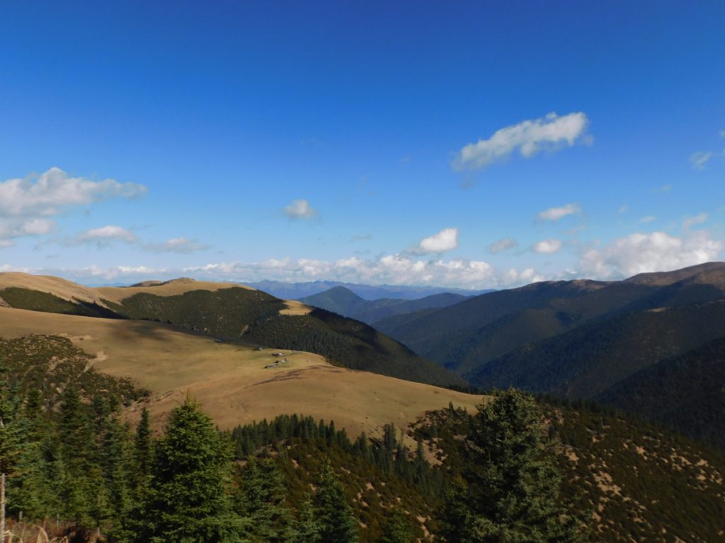 四川省・紅石公園 紅石公園から康定へ 折多山 貢嗄（コンガ）山 天路十八号と理塘 海子山の写真　亜丁への道5-4