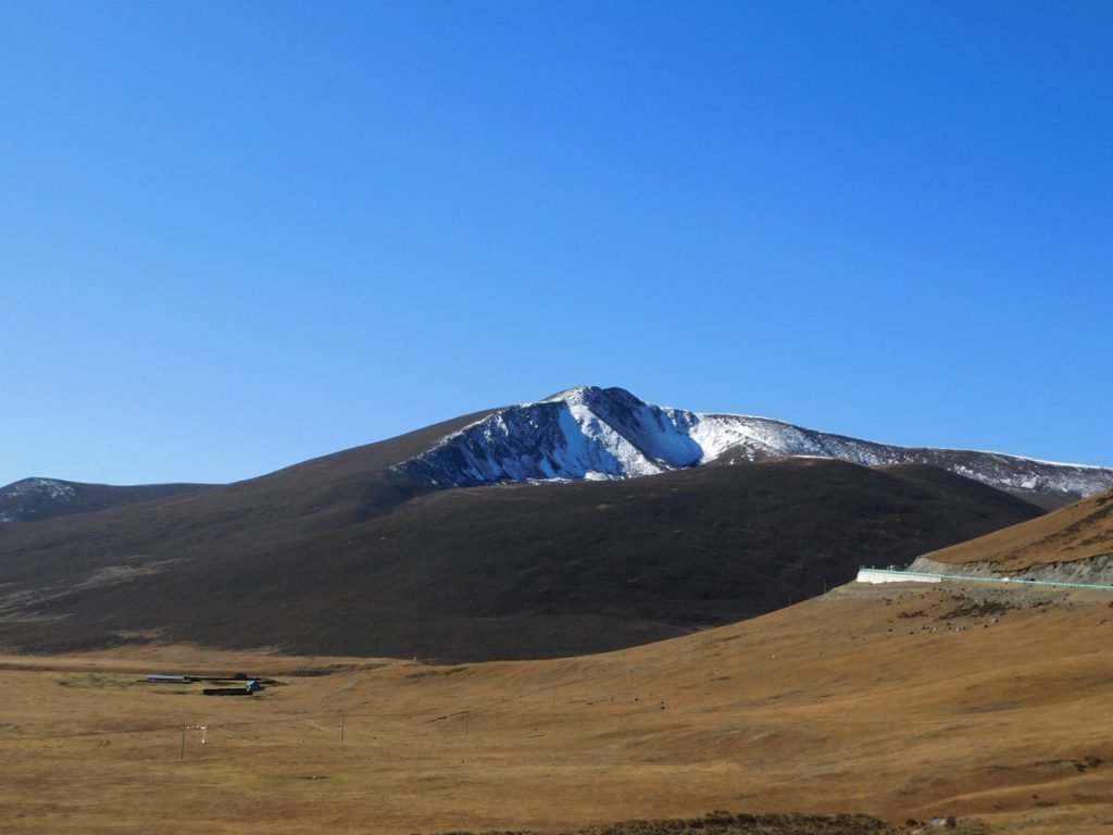 四川省・紅石公園 紅石公園から康定へ 折多山 貢嗄（コンガ）山 天路十八号と理塘 海子山の写真　亜丁への道5-5