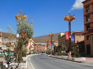 四川省・紅石公園 紅石公園から康定へ 折多山 貢嗄（コンガ）山 天路十八号と理塘 海子山の写真　亜丁への道5-8