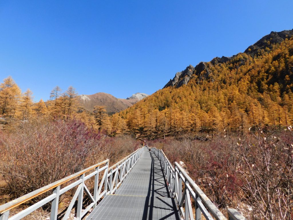 四川省・仙乃日の写真　神々の山2-3