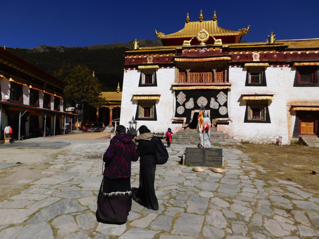 四川省・仙乃日の写真　神々の山2-5