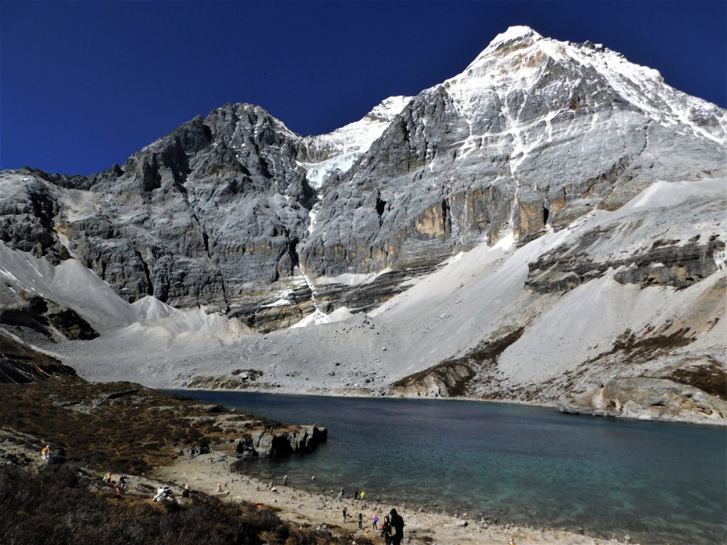 四川省・牛奶海と五色海への道 牛奶海 五色海の写真　感涙のブルー3-1