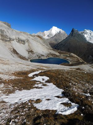 四川省・牛奶海と五色海への道 牛奶海 五色海の写真　感涙のブルー3-6