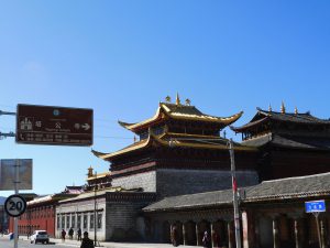 四川省・新都橋の霜の朝 塔公寺 塔公草原の写真　祈りの道を行く3-6