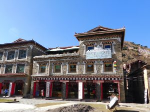 四川省・新都橋の霜の朝 塔公寺 塔公草原の写真　祈りの道を行く3-9