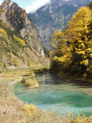 四川省・八美から丹巴路へ 雅拉雪山を望む 紅葉の丹巴路1 紅葉の丹巴路2 四姑娘山の秋の写真 錦秋の丹巴路を行く3-9