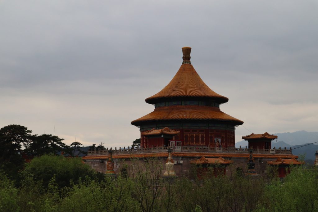 北京、河北省・北京から河北路を内モンゴルへ 奇岩の回廊（承徳近郊） 避暑山庄 普陀宗乗之廟 普楽寺夕景の写真　清朝四大皇帝、康熙帝ゆかりの地を訪ねて5-4