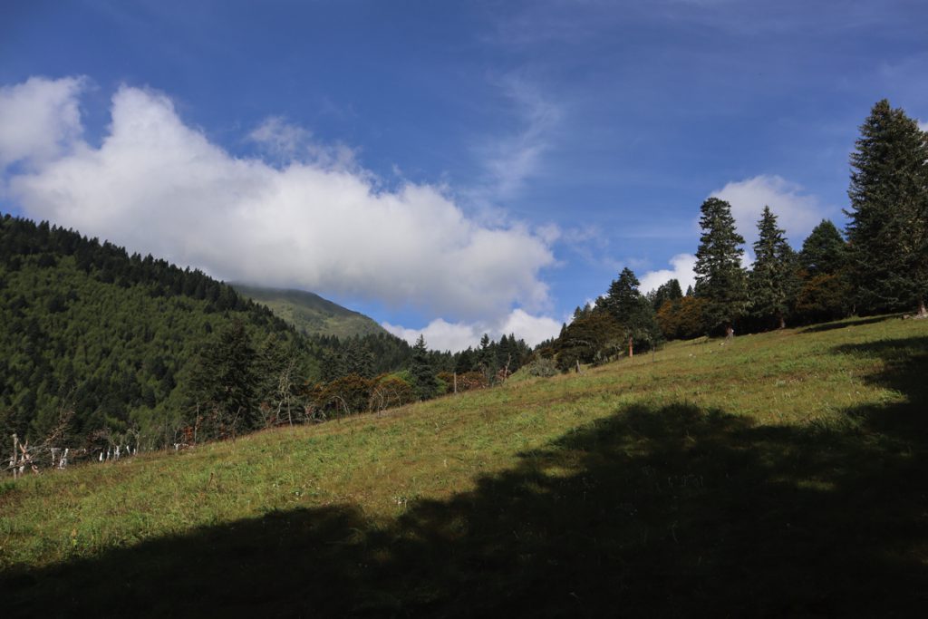 四川省・成都賽窄巷子、塔嶺村、葫芦海への登山道、葫芦海の写真　仙境の村、党嶺から葫芦海に登る3-1
