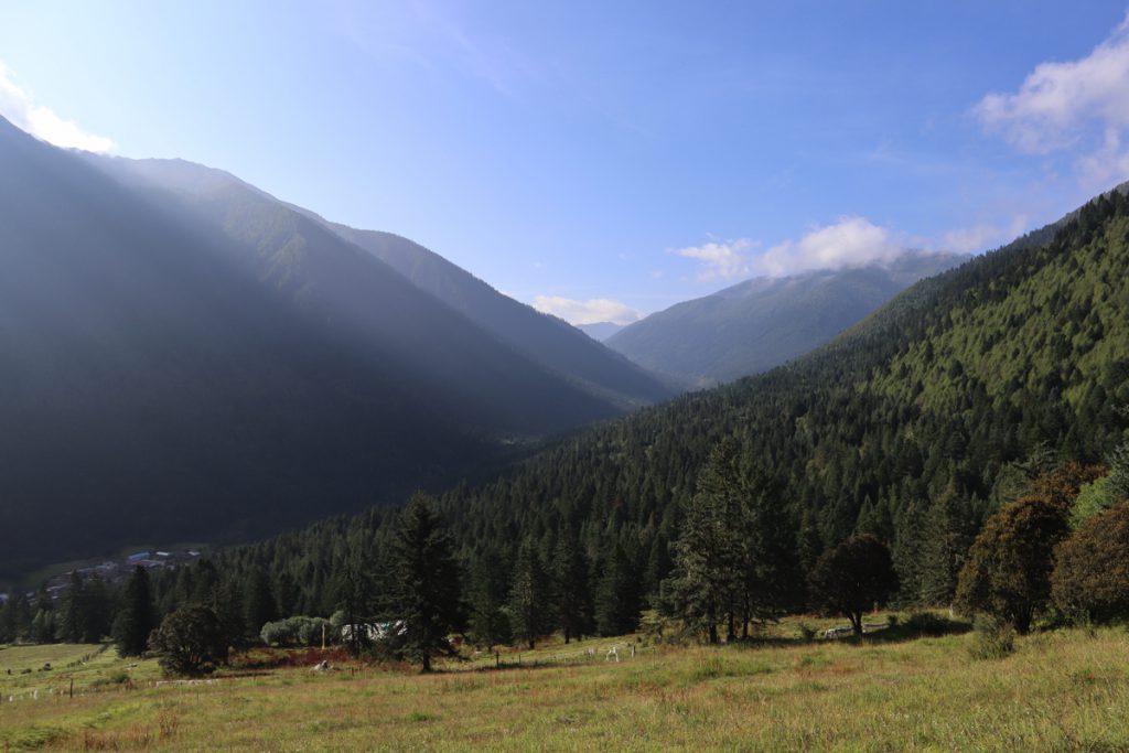 四川省・成都賽窄巷子、塔嶺村、葫芦海への登山道、葫芦海の写真　仙境の村、党嶺から葫芦海に登る3-3