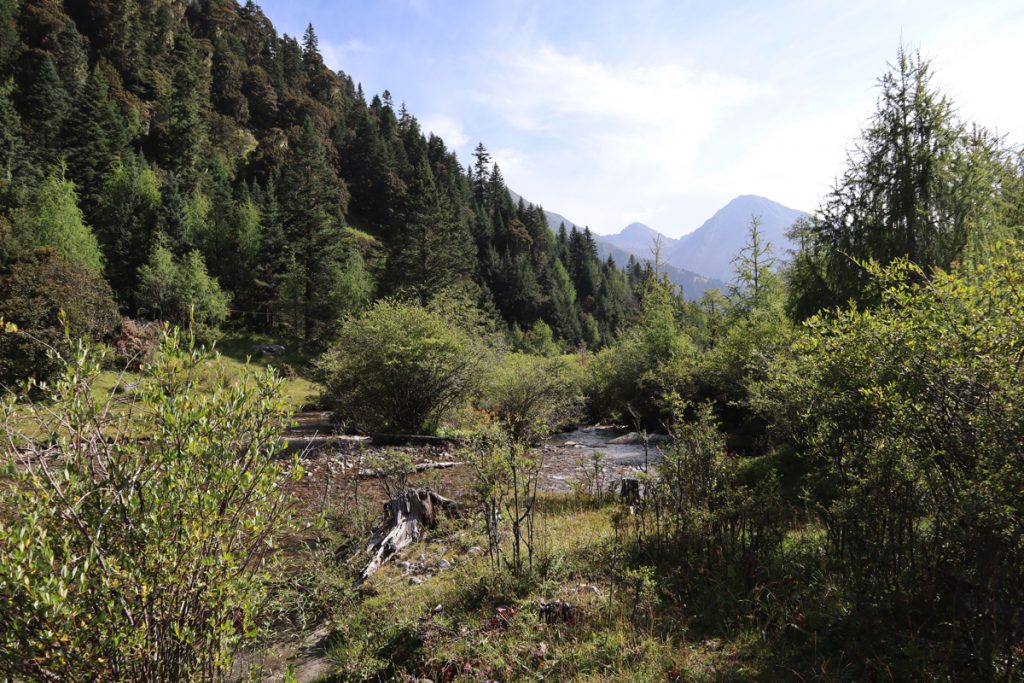 四川省・成都賽窄巷子、塔嶺村、葫芦海への登山道、葫芦海の写真　仙境の村、党嶺から葫芦海に登る4-3