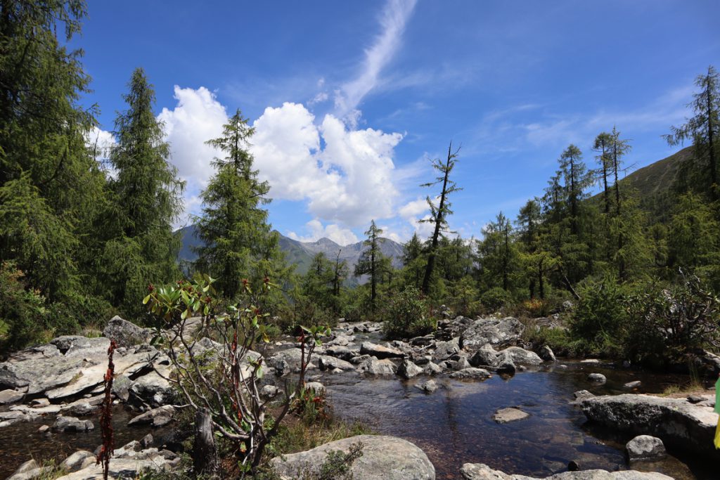 四川省・成都賽窄巷子、塔嶺村、葫芦海への登山道、葫芦海の写真 仙境の村、党嶺から葫芦海に登る6-1