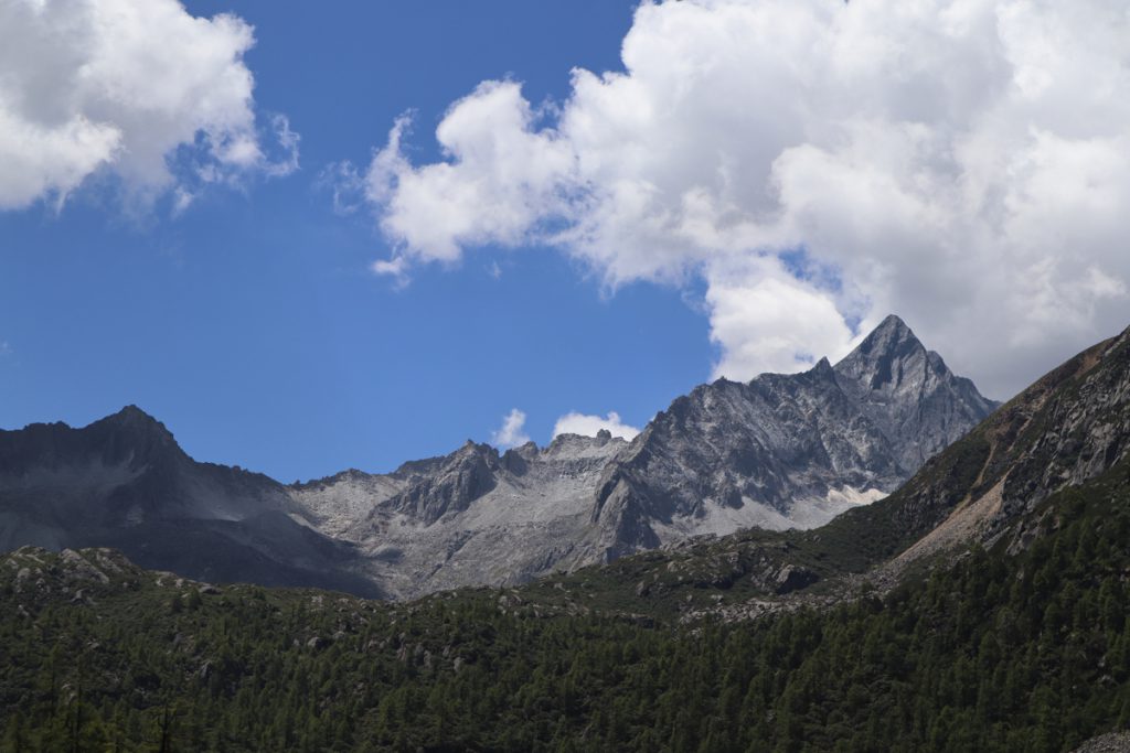 四川省・成都賽窄巷子、塔嶺村、葫芦海への登山道、葫芦海の写真　仙境の村、党嶺から葫芦海に登る7-3