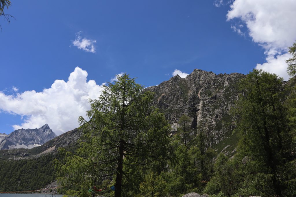 四川省・成都賽窄巷子、塔嶺村、葫芦海への登山道、葫芦海の写真　仙境の村、党嶺から葫芦海に登る7-5