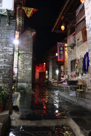 広西壮族自治区・百里水墨画廊、黄姚古鎮の写真　野焼きの煙たなびく桃源郷と嶺南建築古鎮2-8