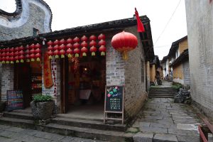 広西壮族自治区・百里水墨画廊、黄姚古鎮の写真　野焼きの煙たなびく桃源郷と嶺南建築古鎮2-9