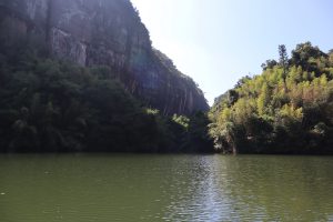 広東省・丹霞山の写真　朝日に輝き雲海に浮かぶ岩峰2-8