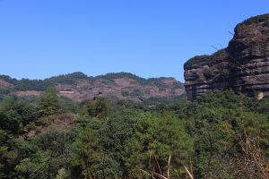 広東省・丹霞山の写真　朝日に輝き雲海に浮かぶ岩峰3-11