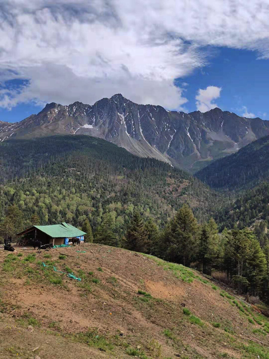 雲南省・金沙江、梅里雪山の写真 長江上流と幸せを呼ぶ山2-4
