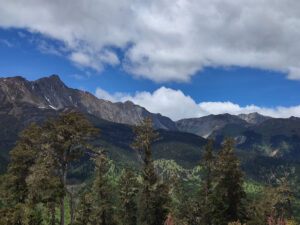 雲南省・金沙江、梅里雪山の写真 長江上流と幸せを呼ぶ山2-9