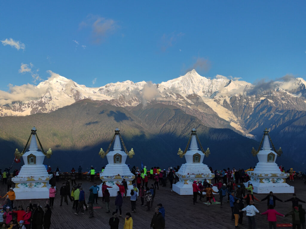 雲南省・金沙江、梅里雪山の写真　長江上流と幸せを呼ぶ山3-2