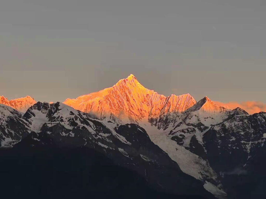 雲南省・金沙江、梅里雪山の写真　長江上流と幸せを呼ぶ山3-3