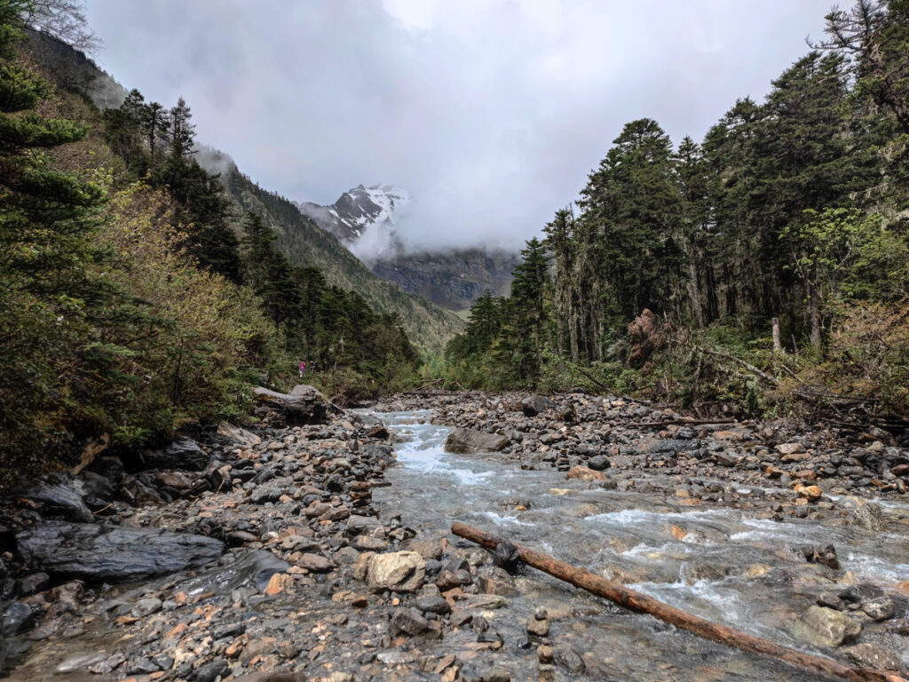 雲南省・雨崩、冰湖、神瀑、神湖の写真　神の村トレッキング3-4