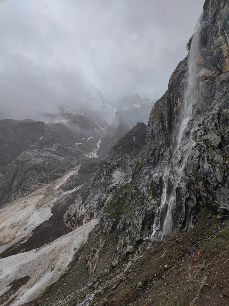 雲南省・雨崩、冰湖、神瀑、神湖の写真　神の村トレッキング4-5