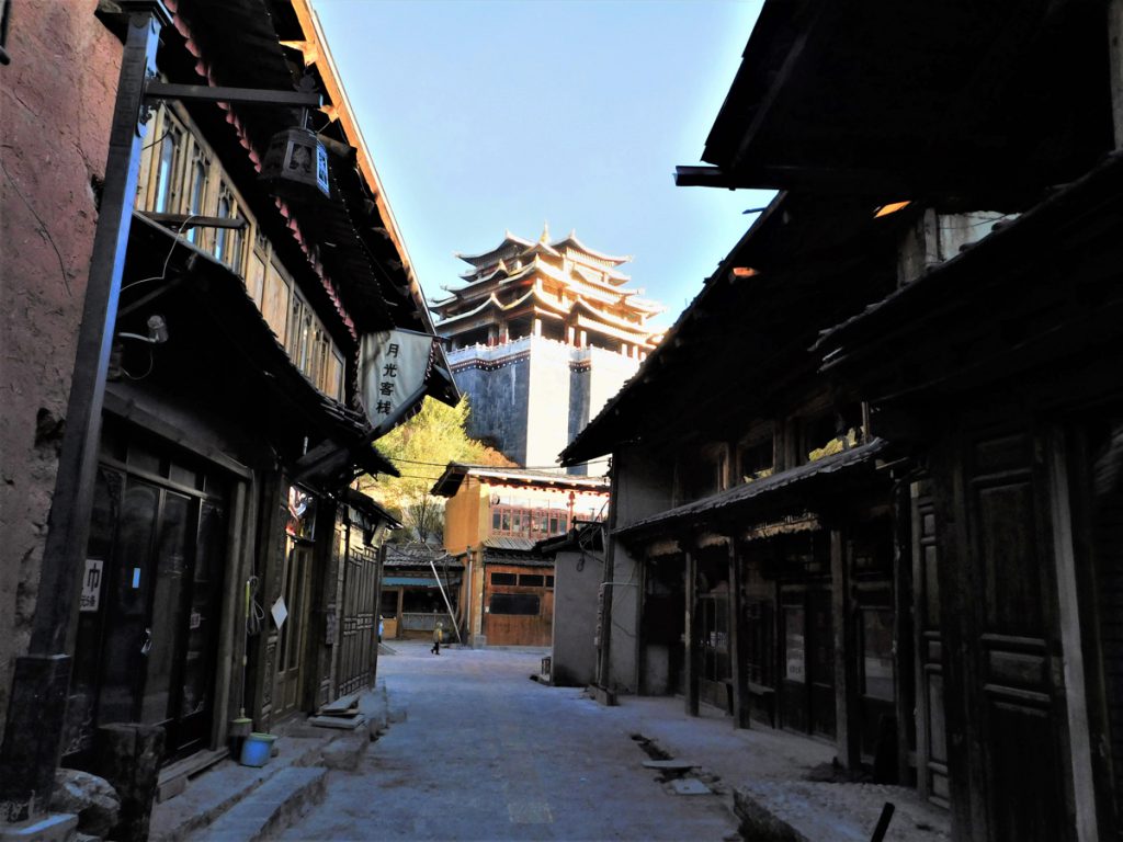 雲南省・香格里拉（シャングリラ）の写真　心中の日月2-3