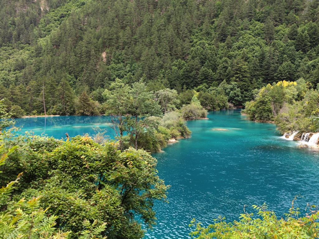 四川省・九寨溝の写真　チベットの愛に育まれた世界自然遺産4-1