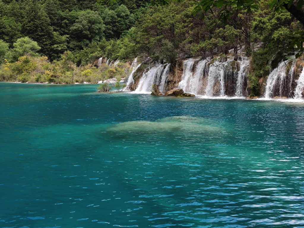 四川省・九寨溝の写真　チベットの愛に育まれた世界自然遺産4-2