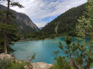 四川省・九寨溝の写真　チベットの愛に育まれた世界自然遺産4-8