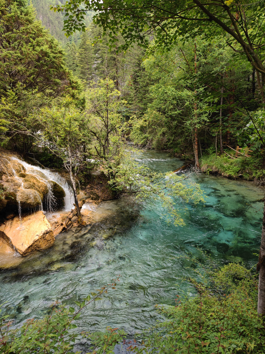 四川省・九寨溝の写真　チベットの愛に育まれた世界自然遺産5-5