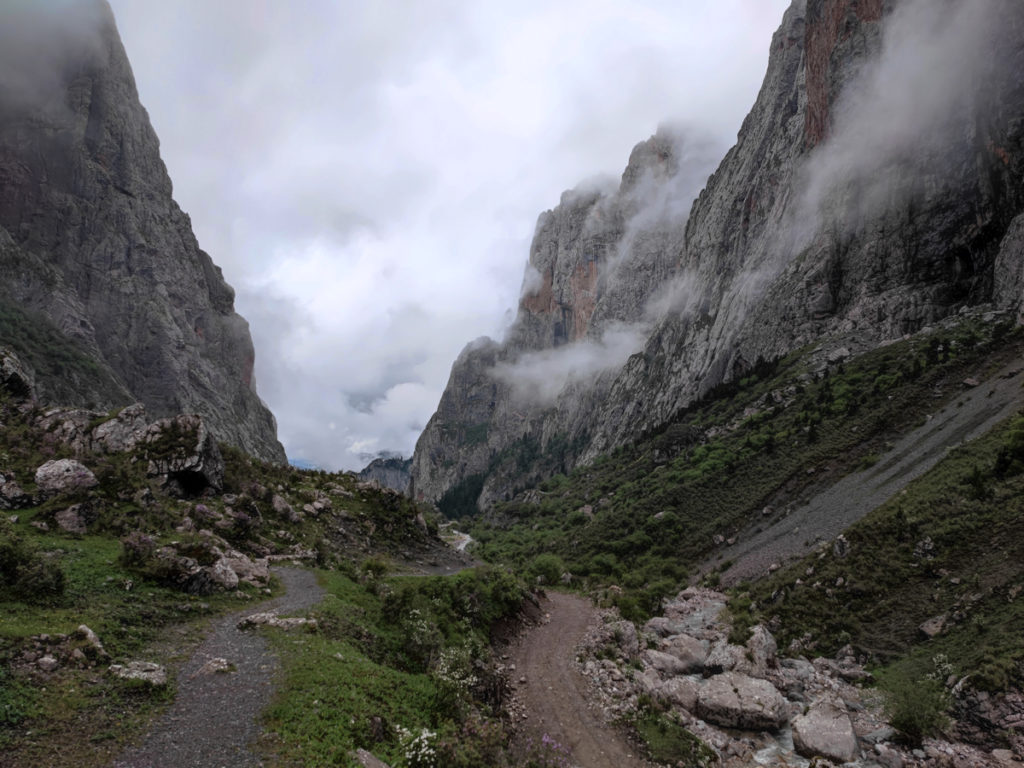 甘粛省・扎ガ那（ツァガナ）の写真　神仙が住む天上のツァガナ2-1