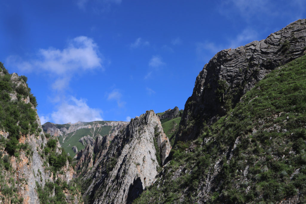 甘粛省・国道345号と黄河の写真　母なる黄河を渡り国道345号を行く3-2