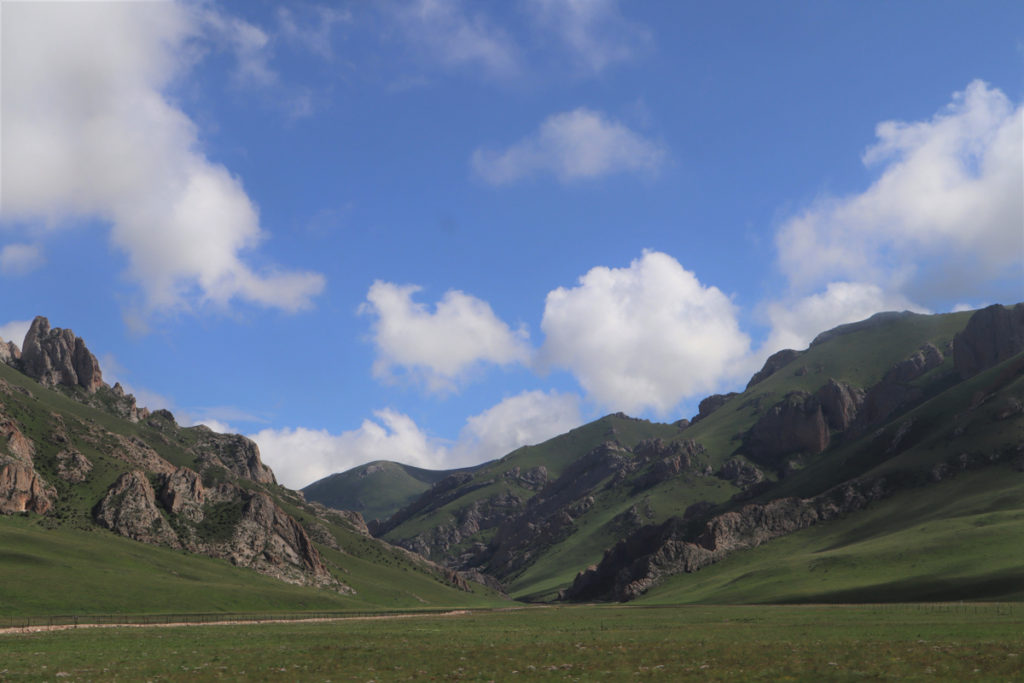 甘粛省・国道345号と黄河の写真　母なる黄河を渡り国道345号を行く3-3