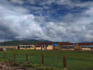 甘粛省・国道345号と黄河の写真　母なる黄河を渡り国道345号を行く4-6