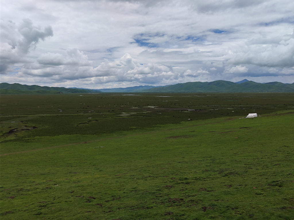 甘粛省・国道345号と黄河の写真　母なる黄河を渡り国道345号を行く5-4