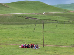 甘粛省・国道345号と黄河の写真　母なる黄河を渡り国道345号を行く5-8