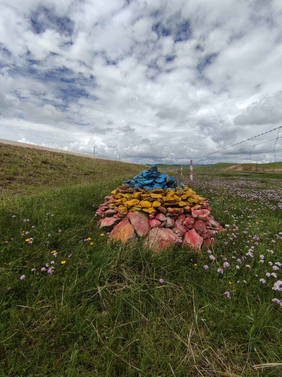 甘粛省・国道345号と黄河の写真　母なる黄河を渡り国道345号を行く6-1