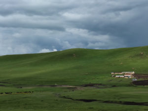 甘粛省・国道345号と黄河の写真　母なる黄河を渡り国道345号を行く6-6